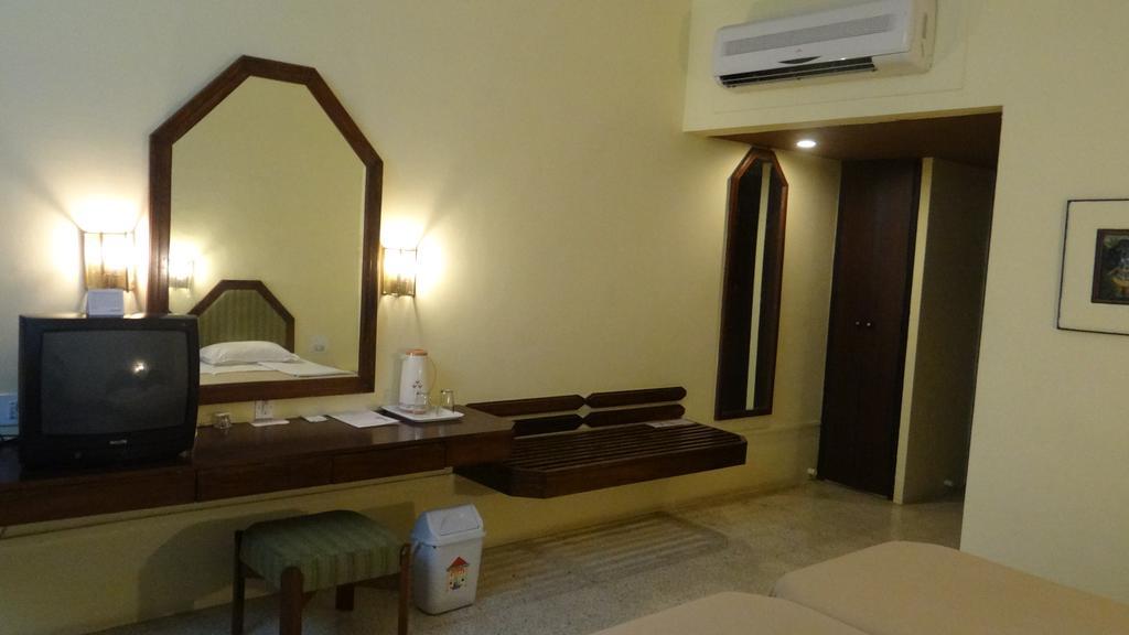 Hotel Paradise - Mysore Dasaprakash Group מראה חיצוני תמונה